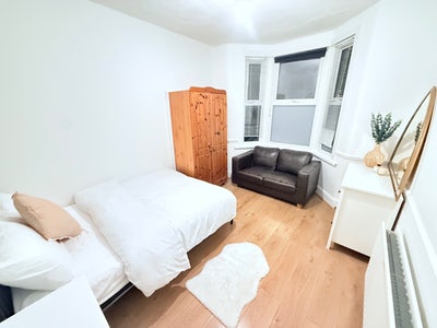 Stunning Double Rooms in the Heart of Leyton Main Photo