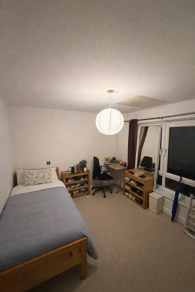 Spacious Ensuite Room Overlooking Park - Bills Inc Main Photo