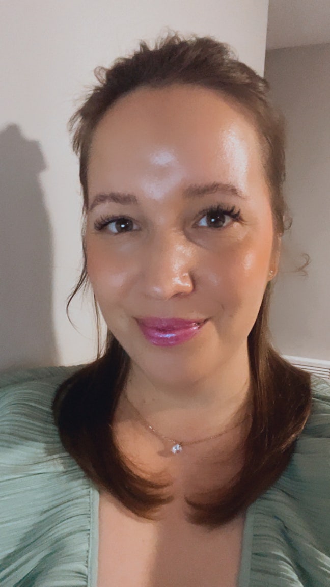 Professional is looking to rent  Main Photo