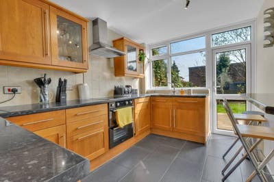 Newly refurbished flat to share  Main Photo