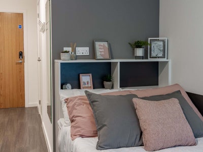 En-suite student room in Wembley Park Main Photo