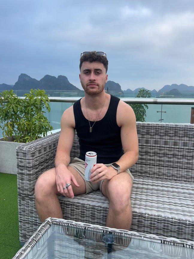 28 - Kiwi - Professional  Main Photo