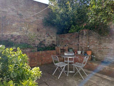 Close to RD&E, Cavendish needs a new housemate Main Photo