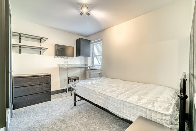 2 Stunning En-Suite Rooms Available  Main Photo