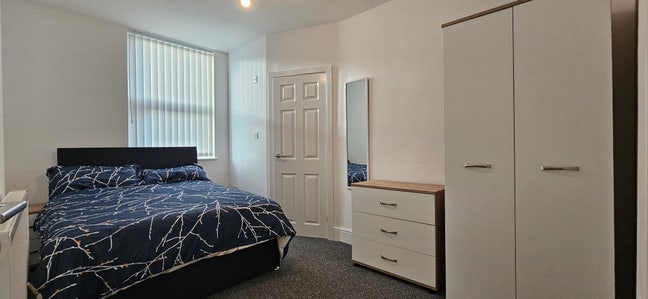 1 Double Room for a Great Price in Wallasey! Main Photo