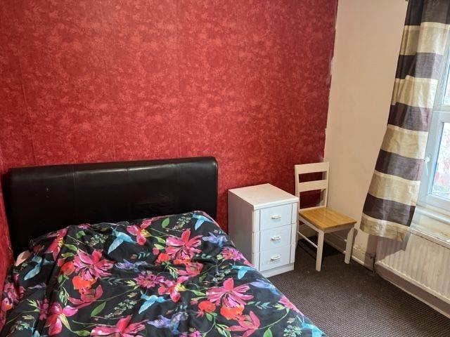 1 double & Single room is available in M15  Main Photo
