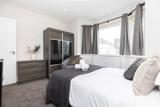 🔥50% Off 1st Month! - Sleek En-suites in Sterte🔥 Main Photo