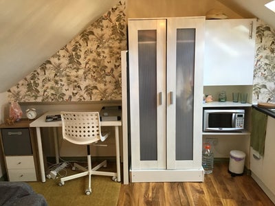 Bright Studio Loft Room – Private Space in House Main Photo