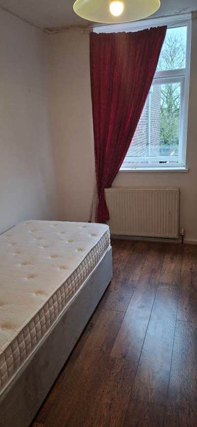 Single Room in UB5 6EW | &pound;700 PCM (All Bills Inc.) Main Photo