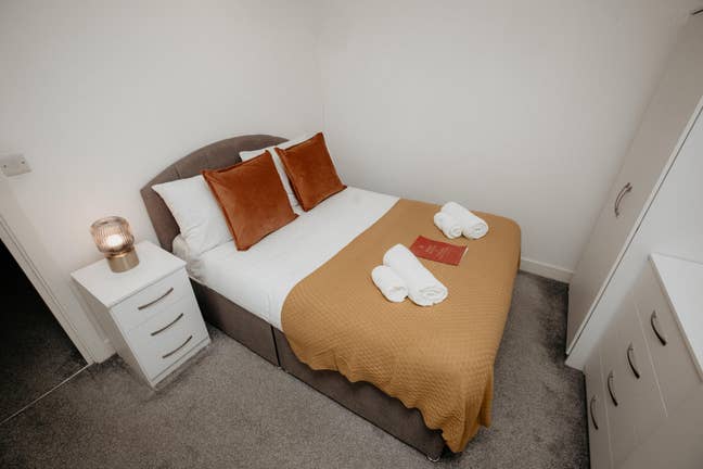 Furnished 1 Bedroom Flat Quiet Uxbridge Location Main Photo