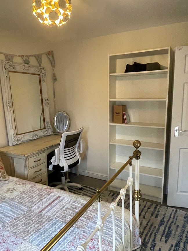 Lovely double room near Tetbury centre Main Photo