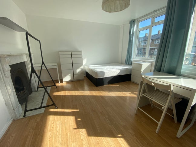 From 15.03! Spacious Room with Private Balcony! Main Photo