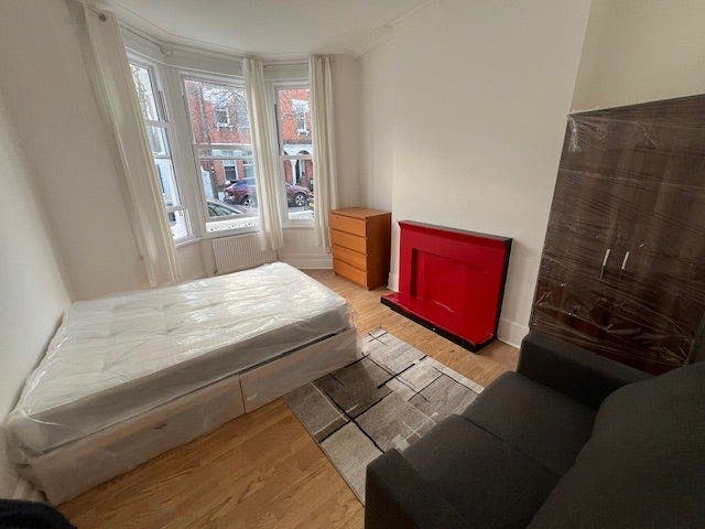 2 Rooms (Tulse Hill-Brixton) Main Photo