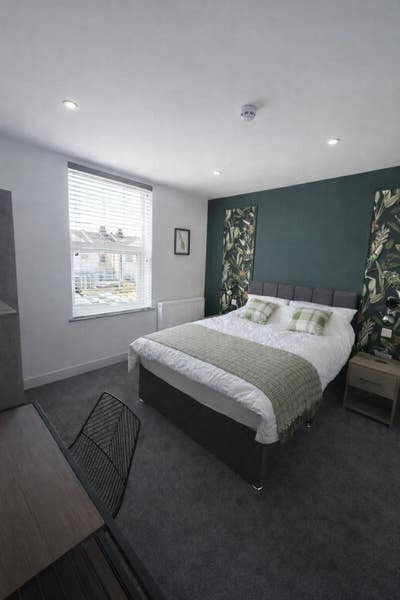 Move-In Ready En-Suite Room 😍 Main Photo