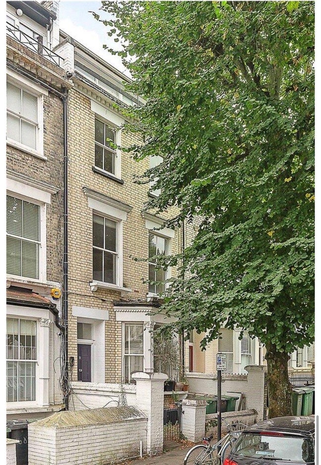Beautiful room in primrose hill in period property Main Photo
