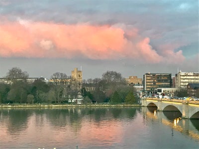 2 bed available for 1-3mo. River views SW15 Main Photo