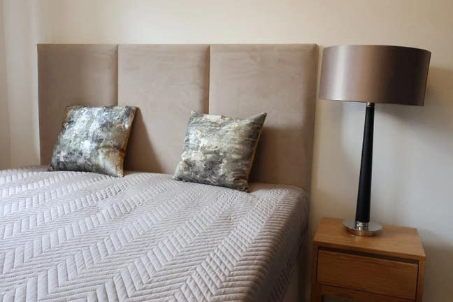 Modern Large Studio Room with Balcony – SE16 Main Photo