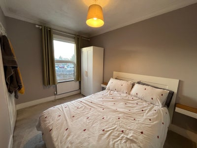 Double room close to town Main Photo