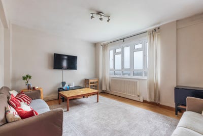 Superb Three Double Bedroom Flat - Southfields Main Photo