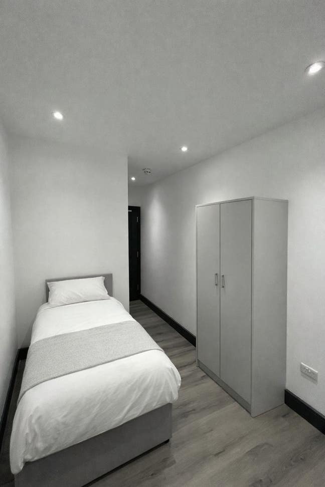 Box room - en suite in Hayes Main Photo