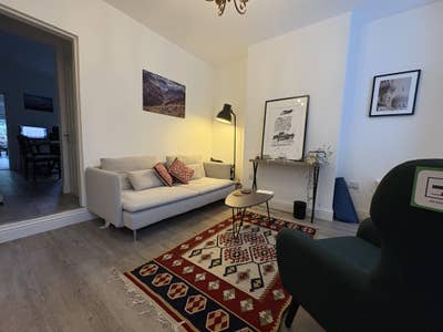 One Bedrrom in Harborne/ Female Only Main Photo