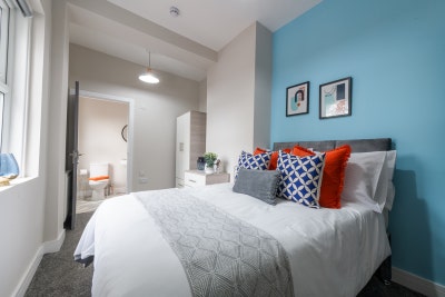 Spacious Double Room & Ensuite (inc bills) Main Photo