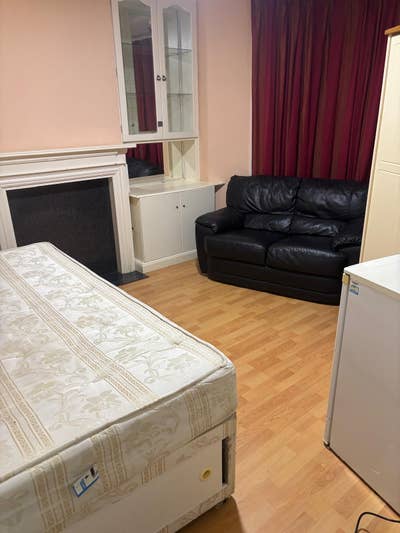 Room close to tower bridgeroom rradynto move in Main Photo