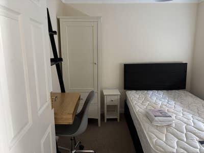 Newly renovated house with rooms to let  Main Photo
