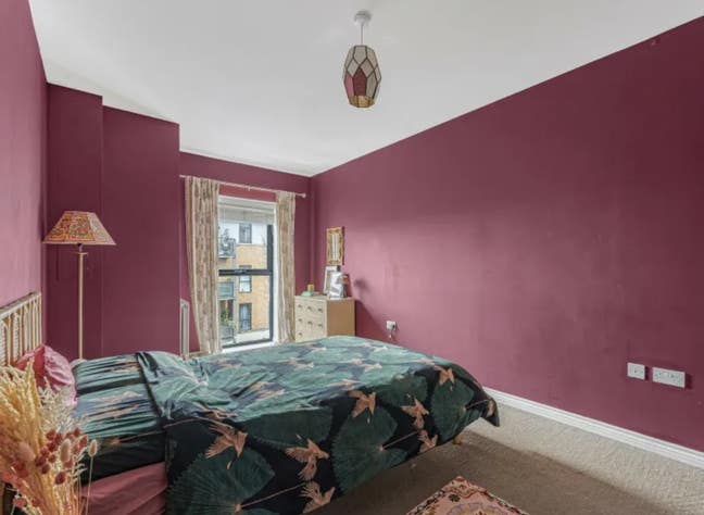 Double room available in new flat Main Photo