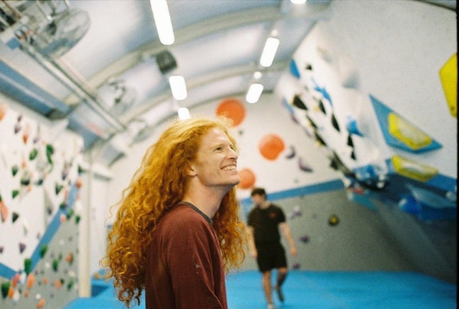 I am a professional male aged 25.  I am looki... Main Photo