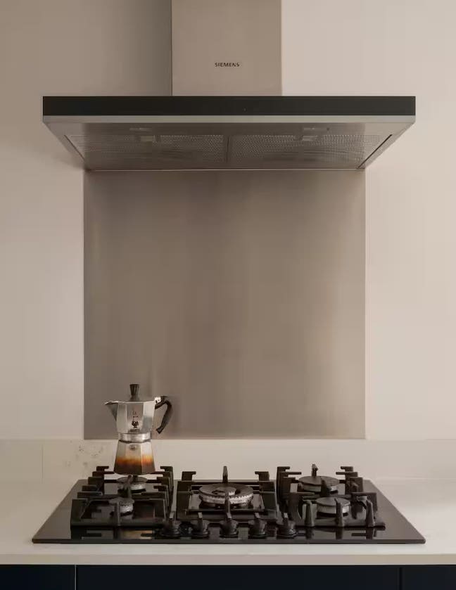 Room available for 1 month in Leyton house Main Photo