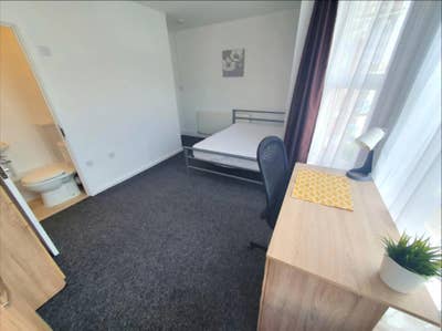  Espacious Ensuite Room Southampton Centre -  SO15 Main Photo