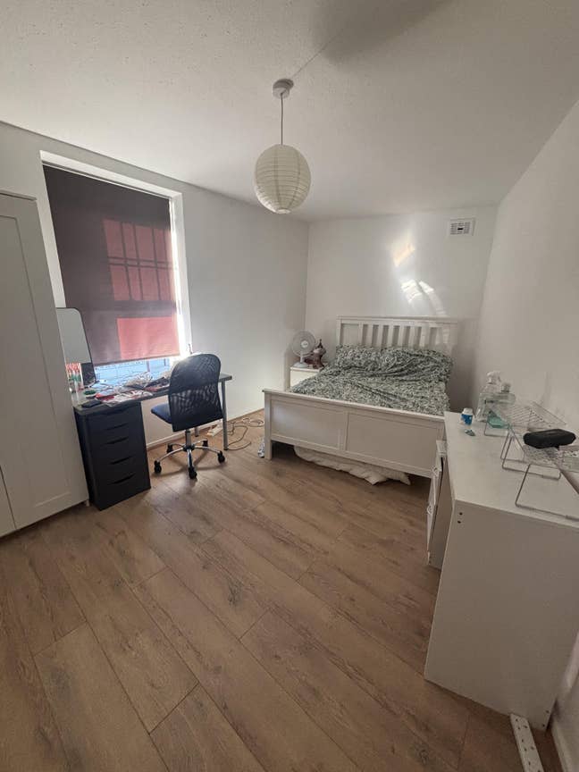 Large double room for rent in Oval, London SW9 Main Photo