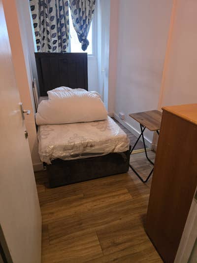 Single bed room E9 &pound;600 Main Photo