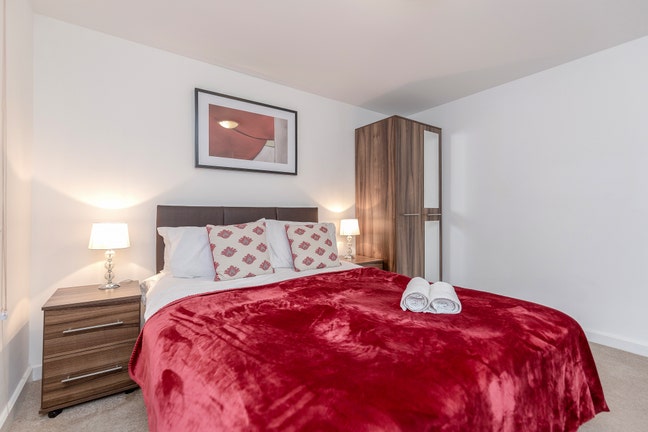 1 Bedroom Modern Flat Main Photo