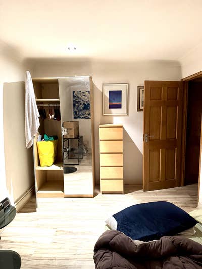 Very Clean and Organised Top Floor Flat with Lift. Main Photo