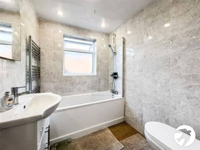 Furnished double room with wifi & bills included Main Photo