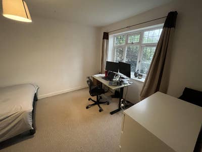 *Female Preferred* Room available in East Didsbury Main Photo