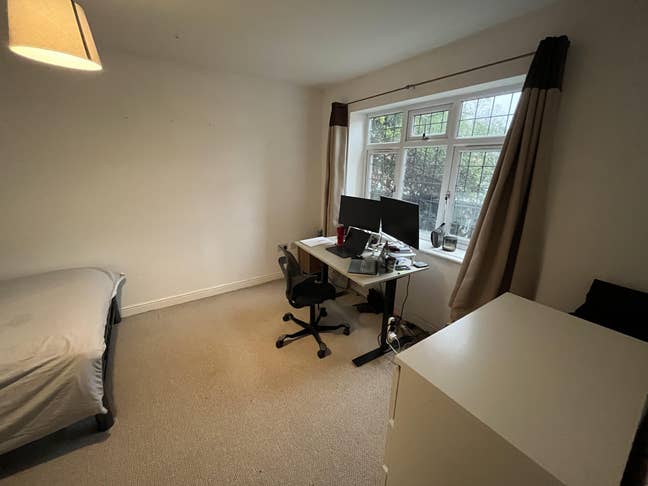 *Female Preferred* Room available in East Didsbury Main Photo