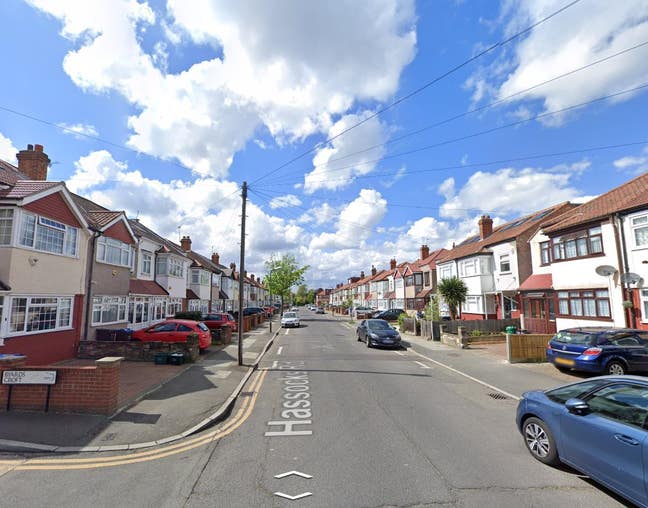 DSS-Studio Flat Available in Streatham Merton SW16 Main Photo