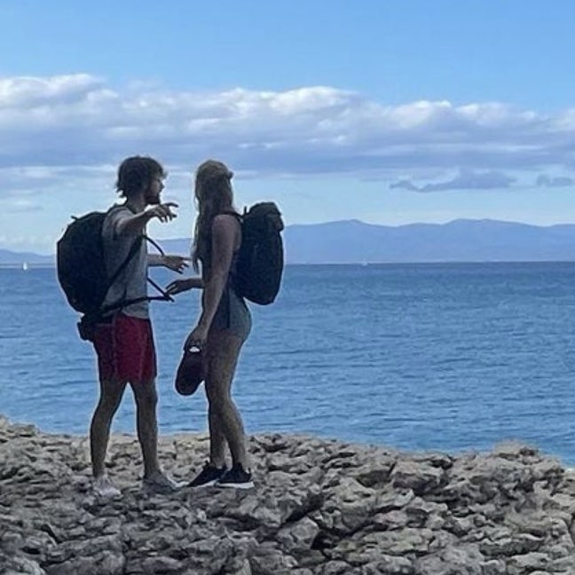 Couple looking for Short Term accommodation Main Photo