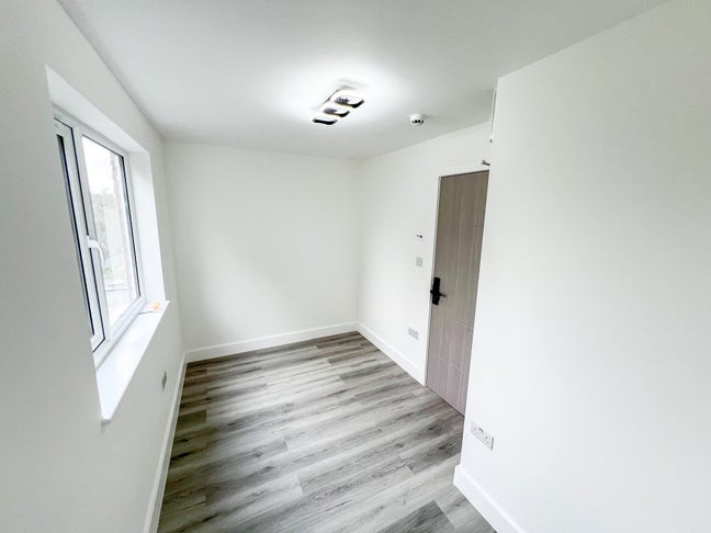 🏠 NW9 Rooms to Let – All Ensuite! Main Photo