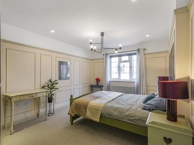 Large Room to Rent in Luxury Flat  Main Photo