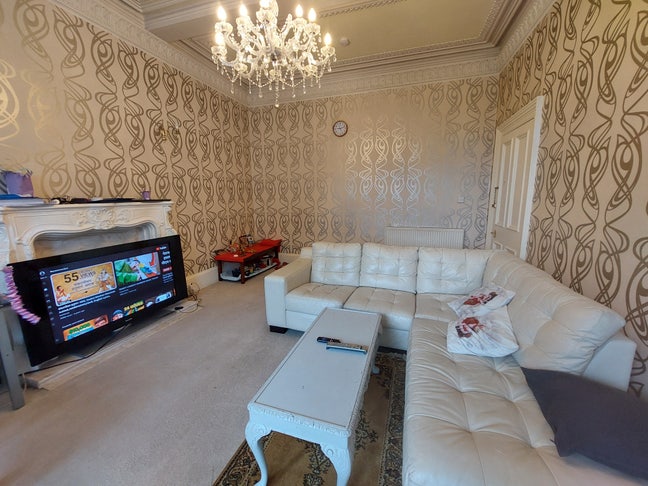 Double Room with Private Bathroom near city center Main Photo