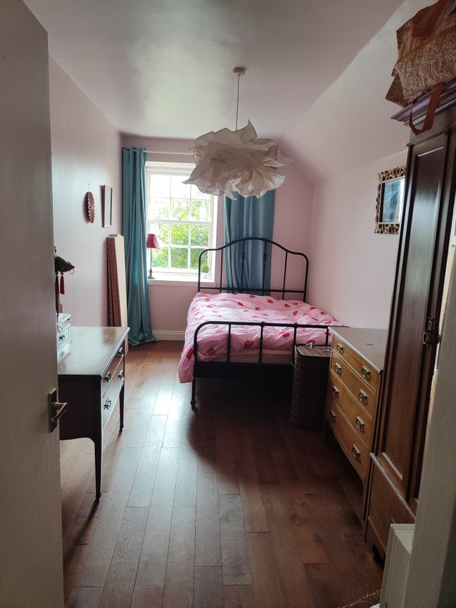 Lovely room available in central Dunbar 🌞 Main Photo