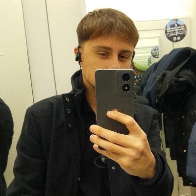 Looking for a room Main Photo