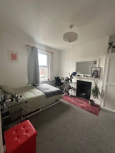 Double Room in 4-Bed House – Duke of York Area Main Photo