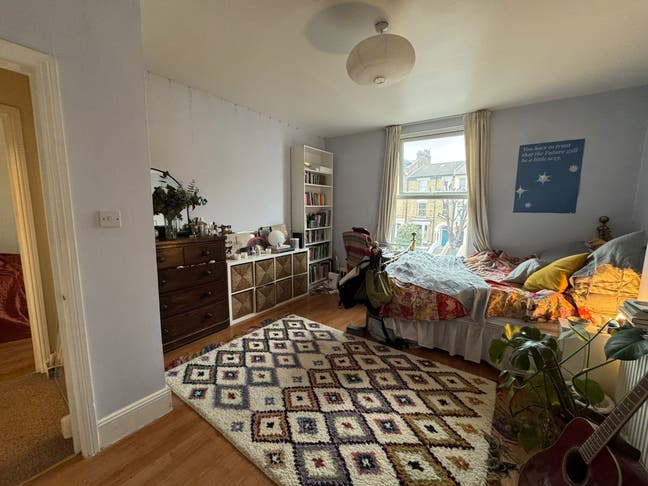 Fully Furnished - 2 Bedroom Flat Amhurst Rd Main Photo