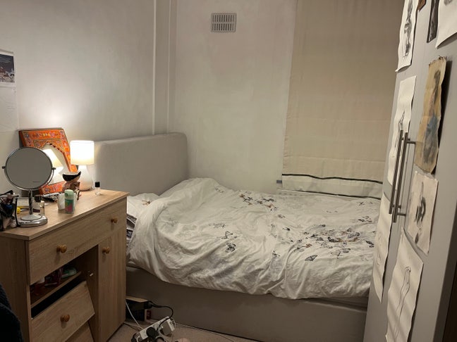 Cosy double room with 2 lovely girls near Peckham  Main Photo