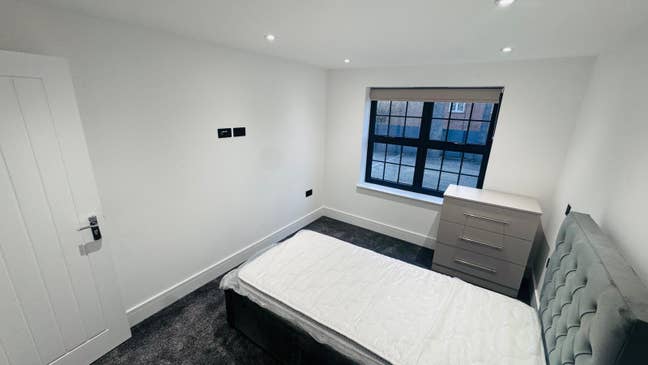 Brand New Luxury Double Ensuite Rooms in Sudbury  Main Photo